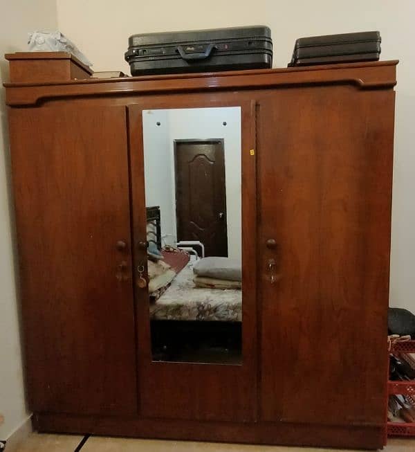 100% Wooden 3 doors Cupboard 0