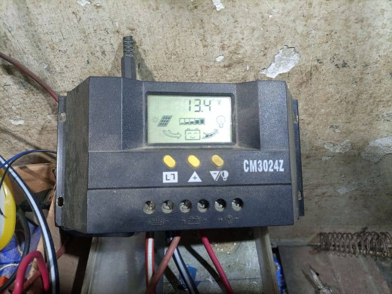 solar controller and bettery charger 30A 0