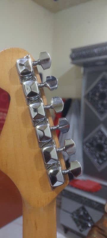 electric guitar in a reasonable price 1