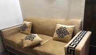 selling sofa set with table ( Versace design)