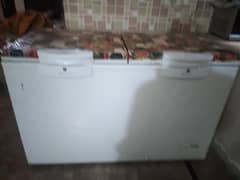 dawlance 2 door freezer 10 /10 condition with warranty