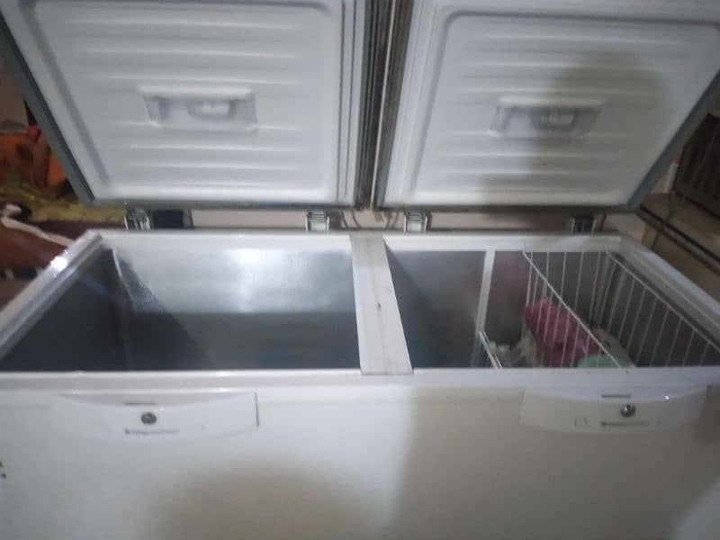 dawlance 2 door freezer 10 /10 condition with warranty 1