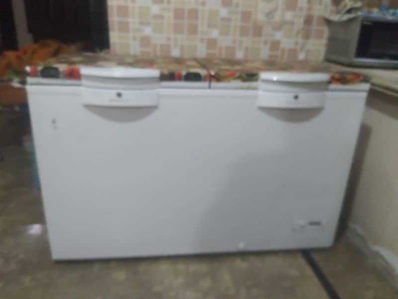 dawlance 2 door freezer 10 /10 condition with warranty 2