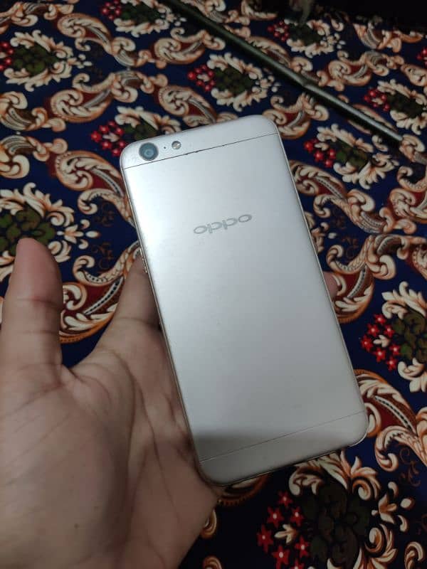 Oppo A57 0