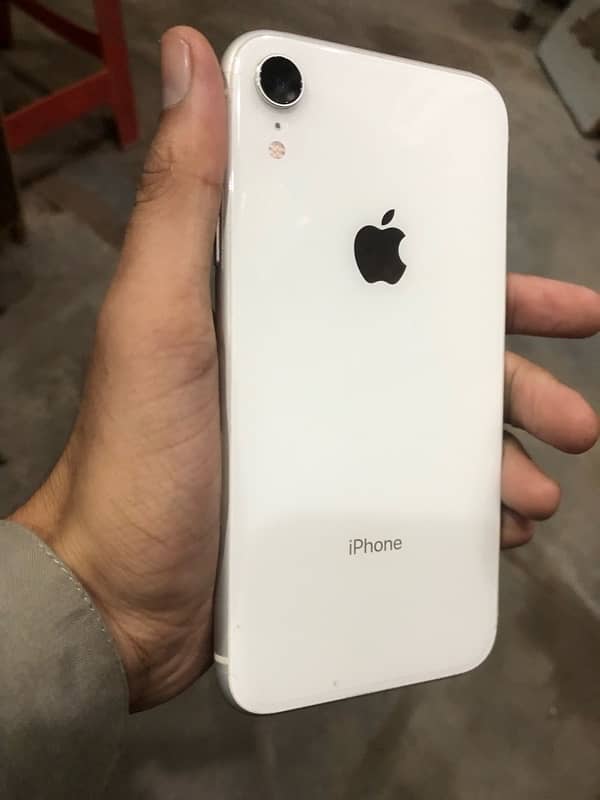 iphone xr 82% orignal battery health waterpack 2