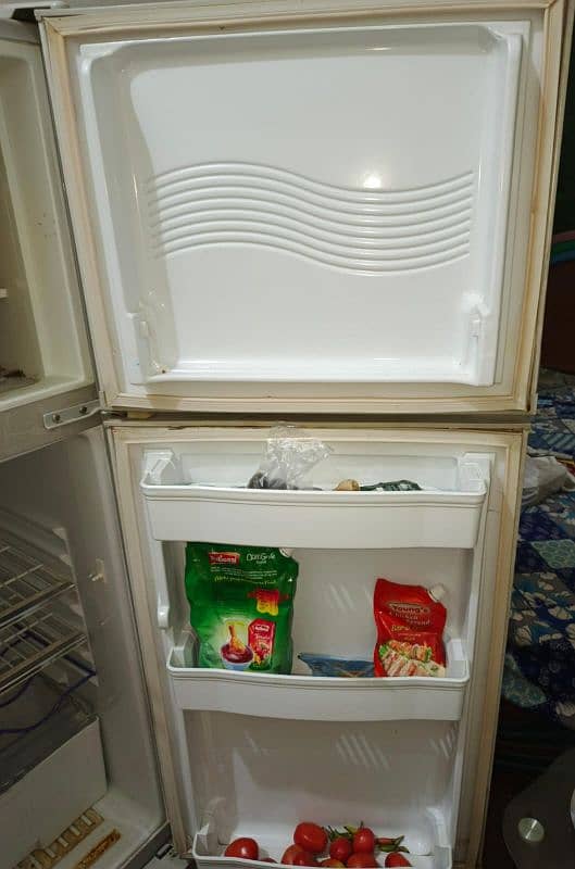 medium , waves fridge 4