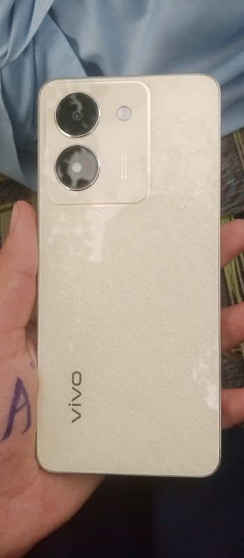 Vivo Y36 Golden colour 0