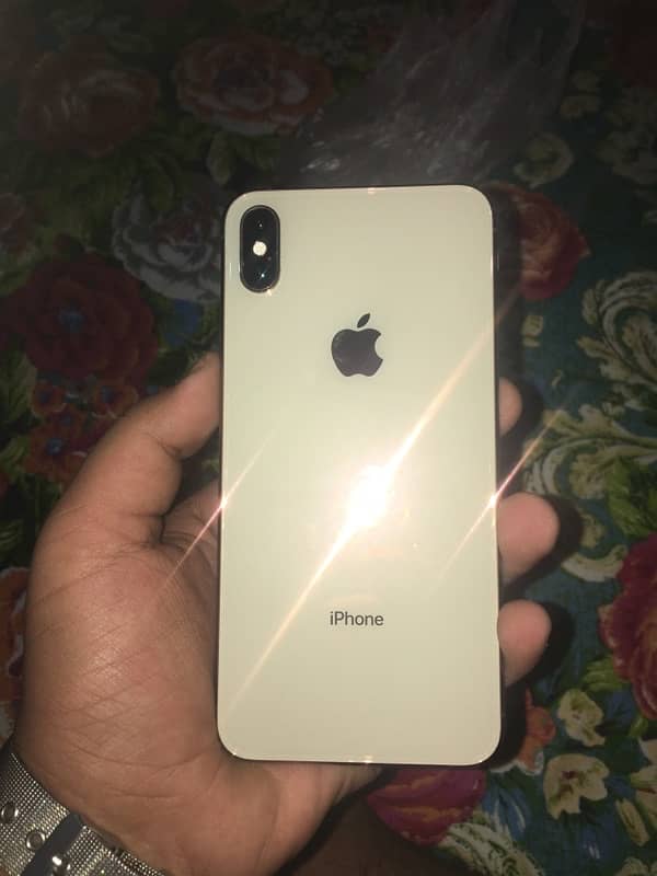 iPhone XSMax golden Color   FU 4 month sim working 10/10 64gb 0