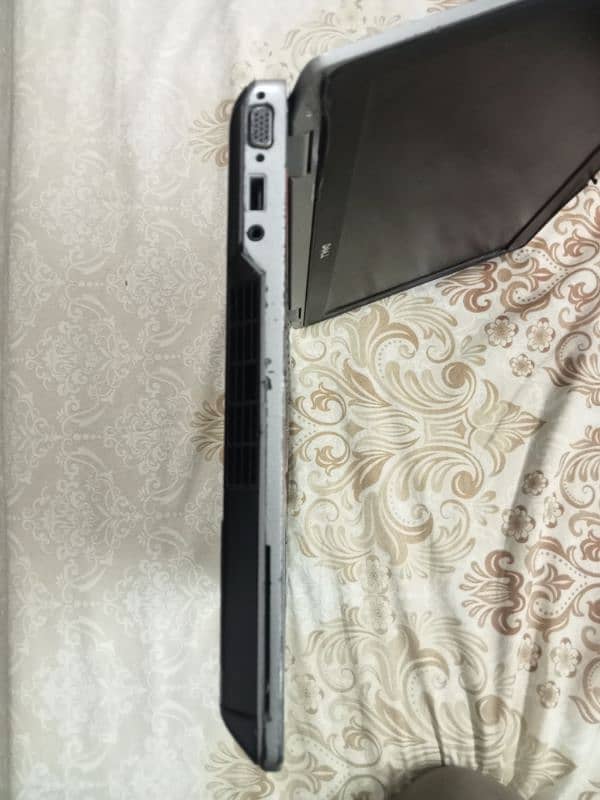 Dell latitude E6520 i5 2nd generation 4