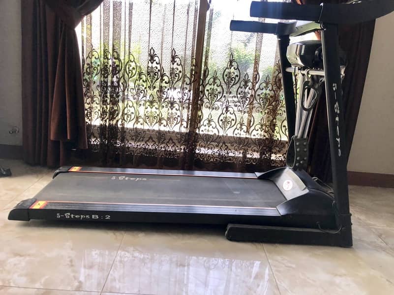 5-steps Treadmill with massager 0