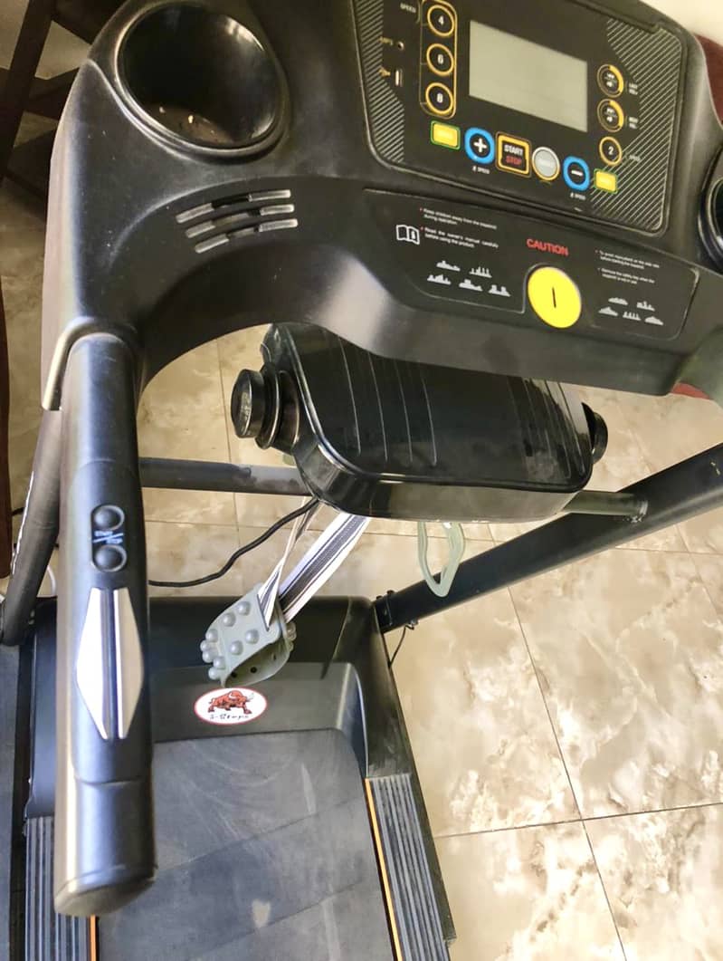 5-steps Treadmill with massager 4