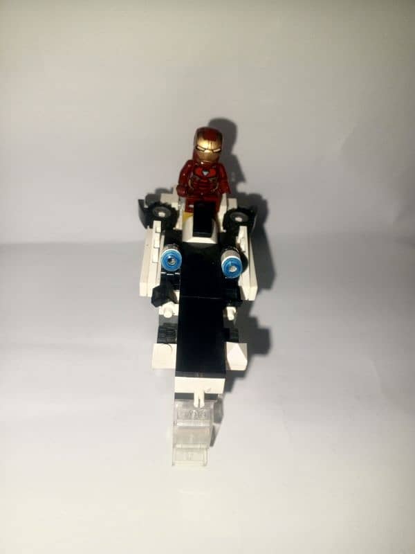 LEGO IRON MAN SPACE SHIP SET 2