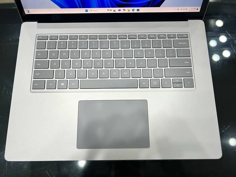 Microsoft Surface Laptop 4 Amd Ryzen 7 8/256GB 2