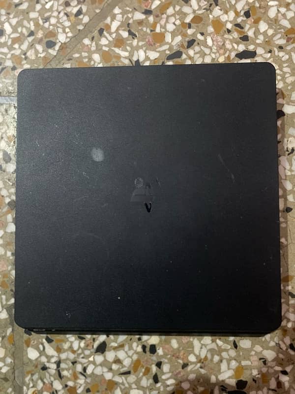 PS4 slim 500gb used good condition with controller 1