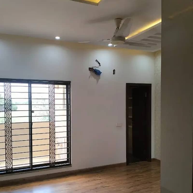 10 Marla House For Sale In Paragon City Lahore 6