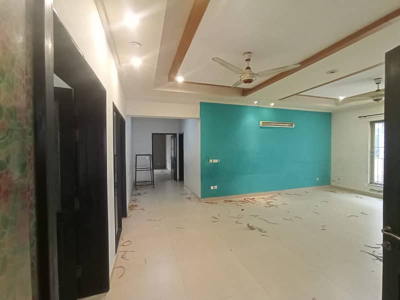 1 KANAL LOWER PORTION FOR RENT IN DHA PHASE 3 NEAR MASJID PARK MARKET 0