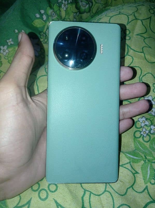 Tecno spark 20 pro plus 2