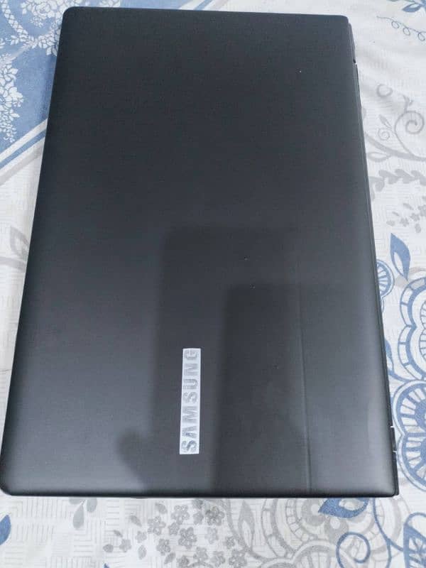 Samsung laptop 3rd generation condition 10/9 128GB memory 1