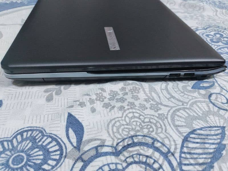 Samsung laptop 3rd generation condition 10/9 128GB memory 2