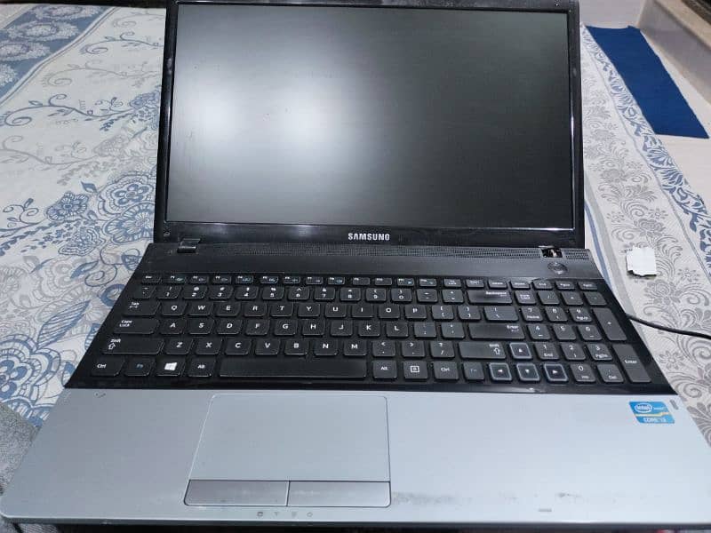 Samsung laptop 3rd generation condition 10/9 128GB memory 3