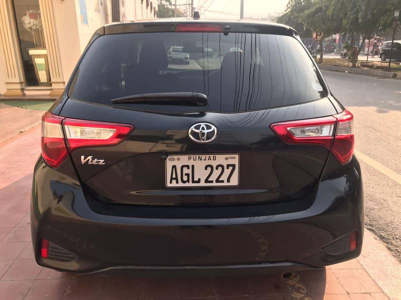 Toyota Vitz 2018 4