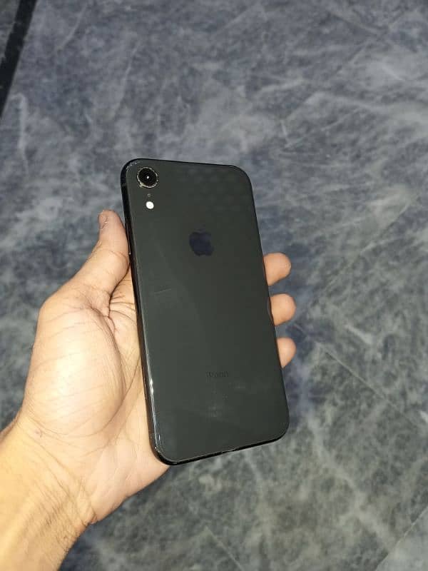 Exchange Iphone XR , 64GB , BATTERY HEALTH 82 , jv All ok 2