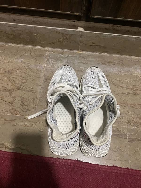 Adidas Yeezy White 6