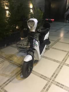 YJ FUTURE INDUS VARIENT SCOOTY