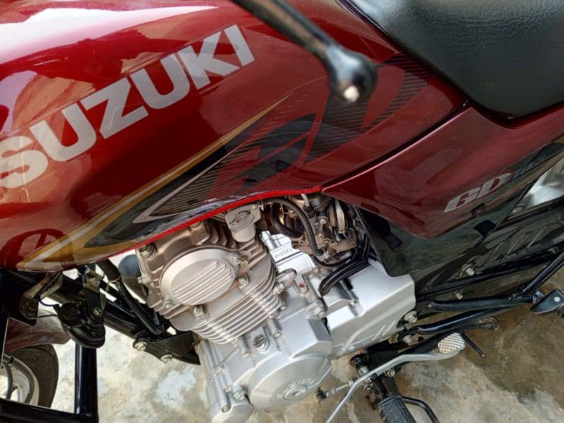 Suzuki GD 110s 4