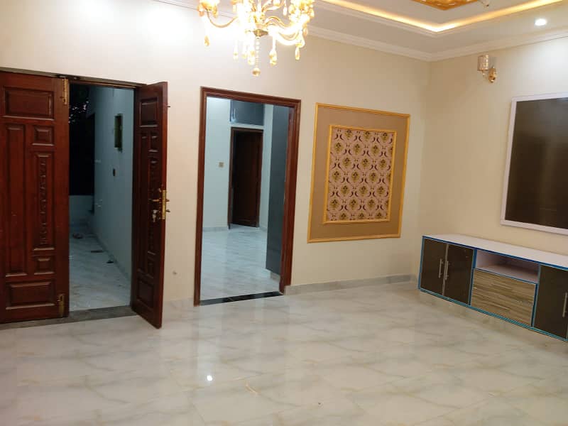 3 BED BRAND NEW UPPER PORTION FOR RENT IN JOHAR TOWN 10