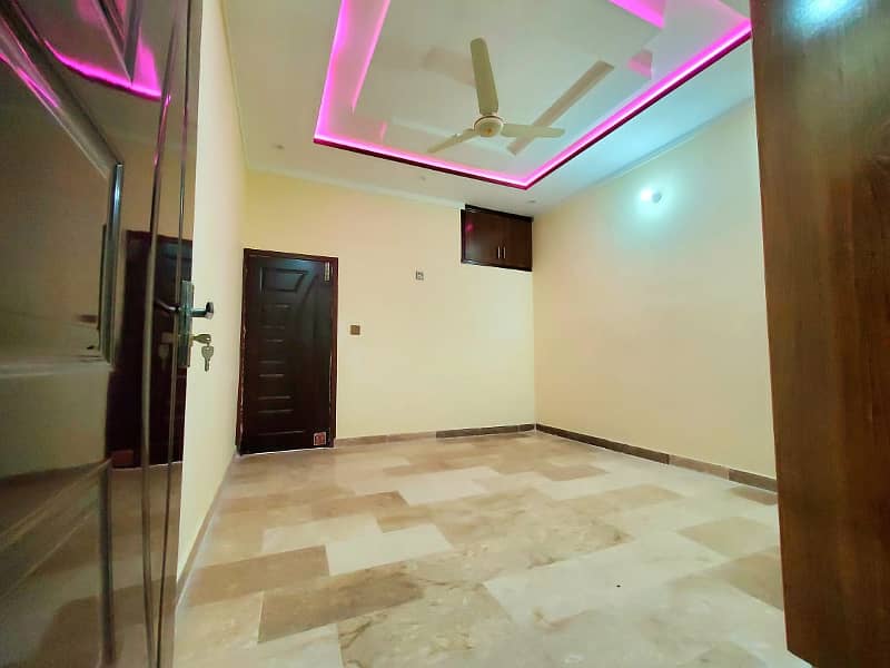 Brand new 2.5 story house for sale in wakeel colony near Gulzar e Quaid 2