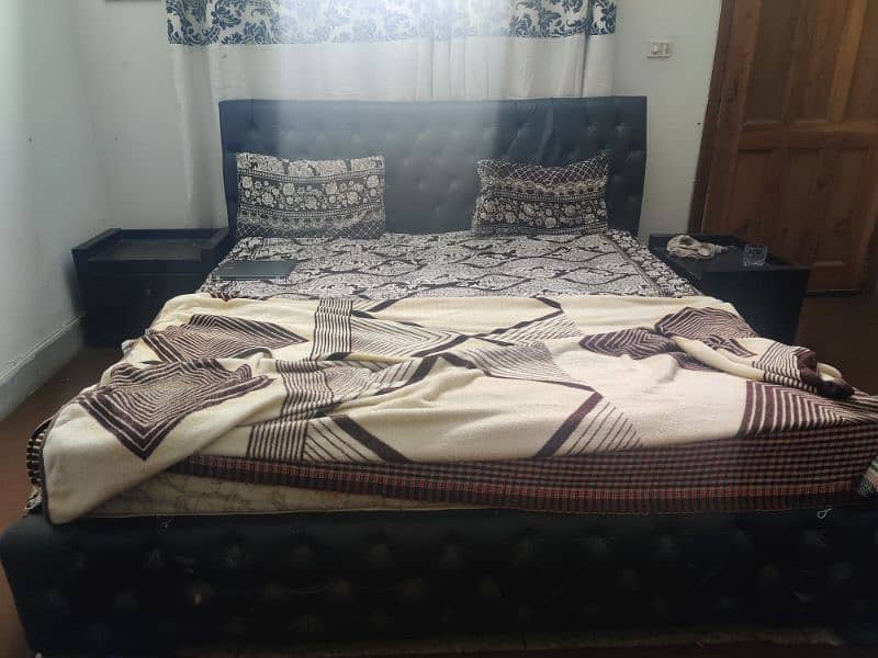 complete bed set and 7 seater soffas 0