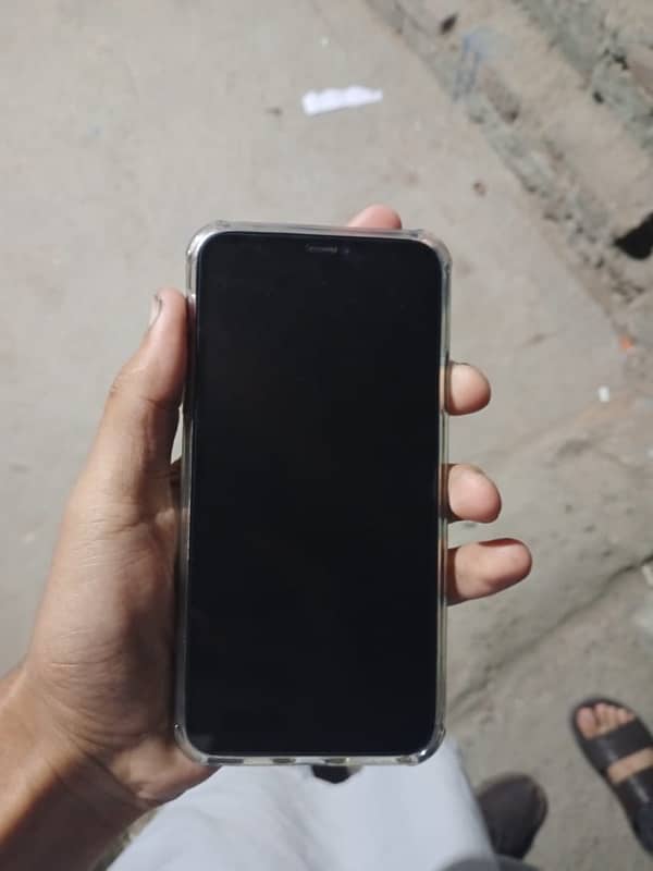 iphone 11 pro max 3