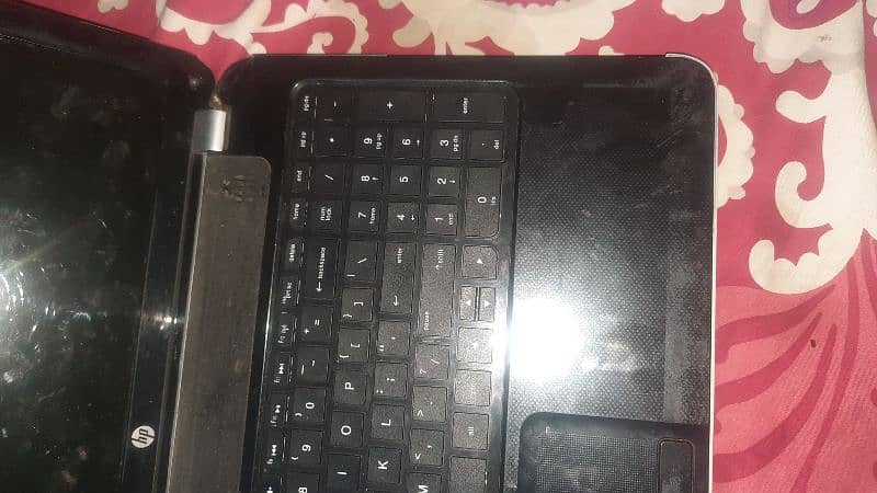 Hp laptop pavillion selling URGENTLY 2