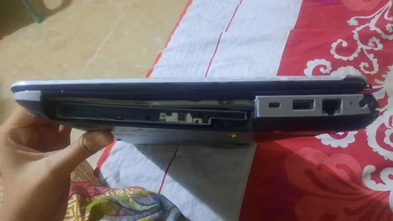 Hp laptop pavillion selling URGENTLY 5