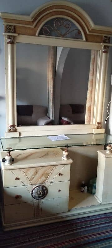 dressing table 10/10 0