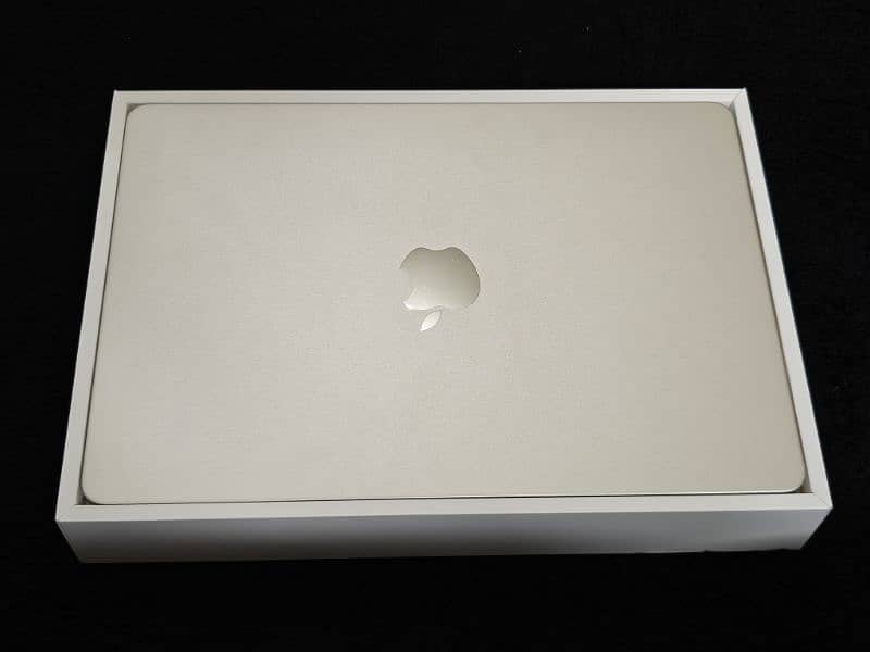 Macbook Air M2 8/256 Starlight & Midnight 0