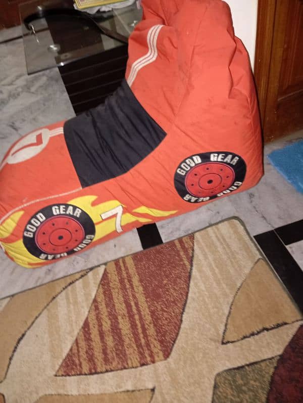 good condition bean bag large size 0