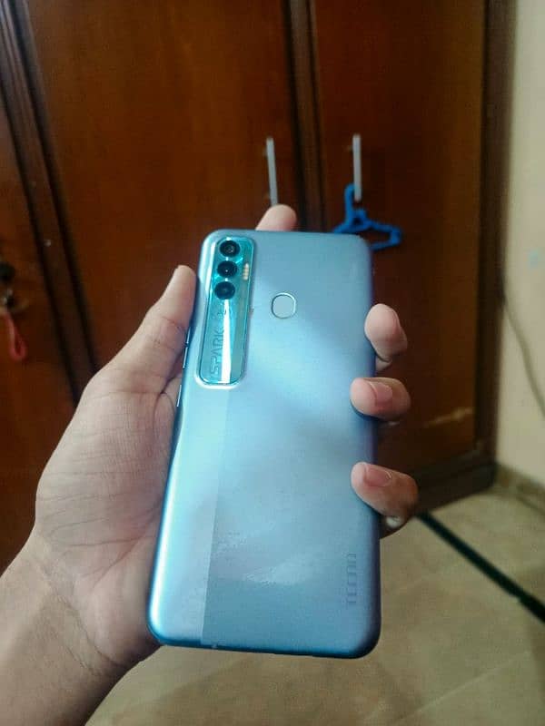 Tecno Spark 7 pro 0