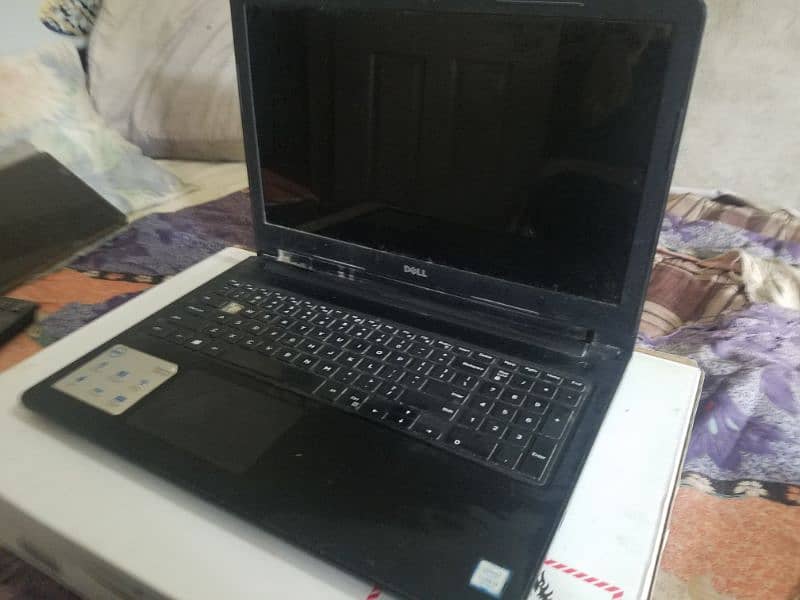 Laptop inspiron 15 (3000) series i3 CPU 15.6 HD display 6