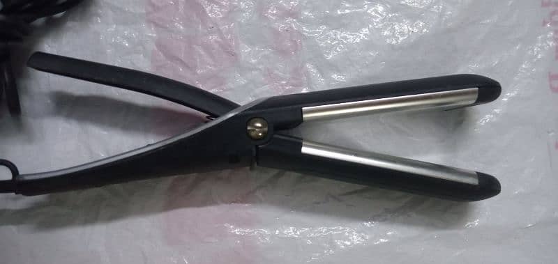 HAIR STRAIGHTENER vidal Sassoon 3