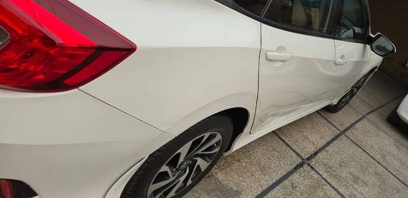 Honda Civic Oriel 2017 white 4