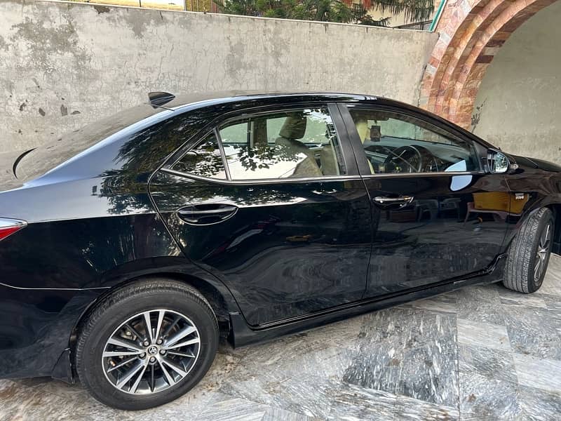 Toyota Altis Grande 2020/2021 ( Home use car in Geniune condition ) 10