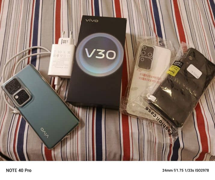 Vivo V30 Good as new! 0