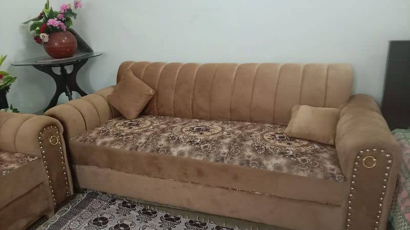 5 seater sofa set +3 glass tables brand new condition. 0