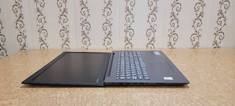 Laptop Lenovo | Core i3, 6th Gen | Slim Lightweight 5