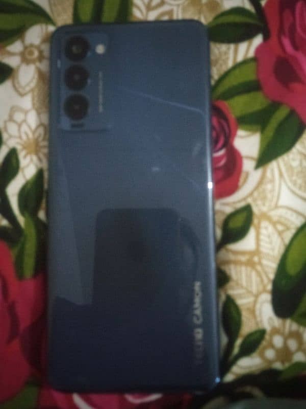 tacno coman 18t 4+3 128 gb finger print cahng Kiya ha baqi all oky ha 0