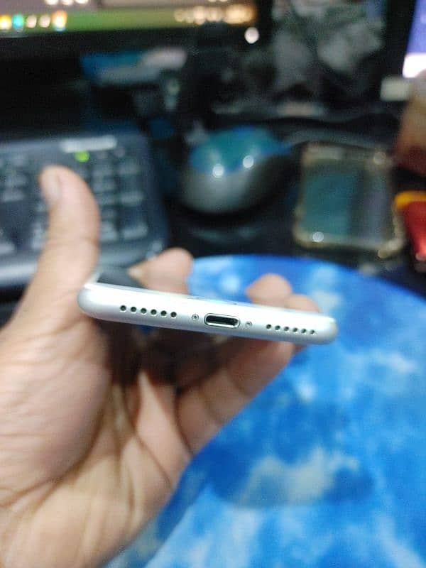 I phone 8 /64 Gb non pta bypass good condition 2