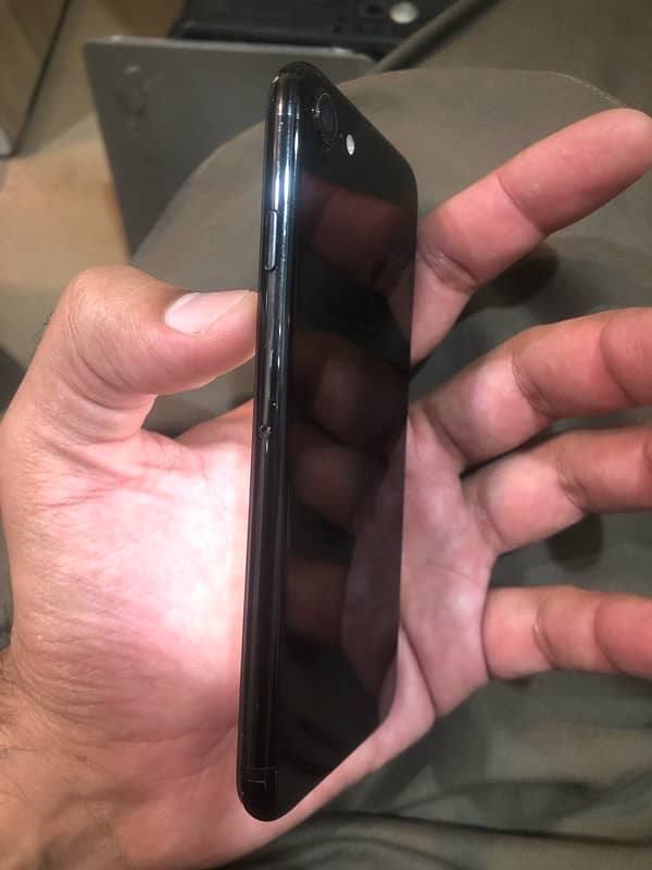 iPhone 7 32gb PTA approved no any falt 4