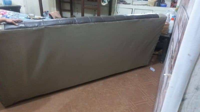 5 seater sofa set availble for sale 4